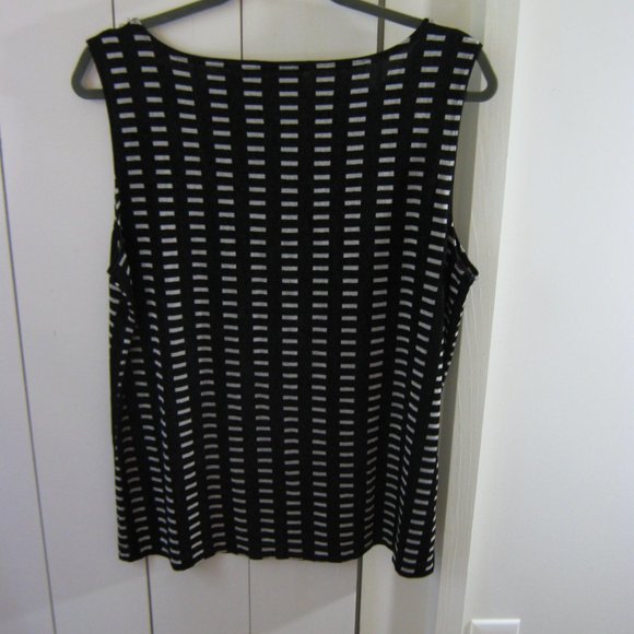 Black Chico's Travelers Tank - Picture 2 of 3